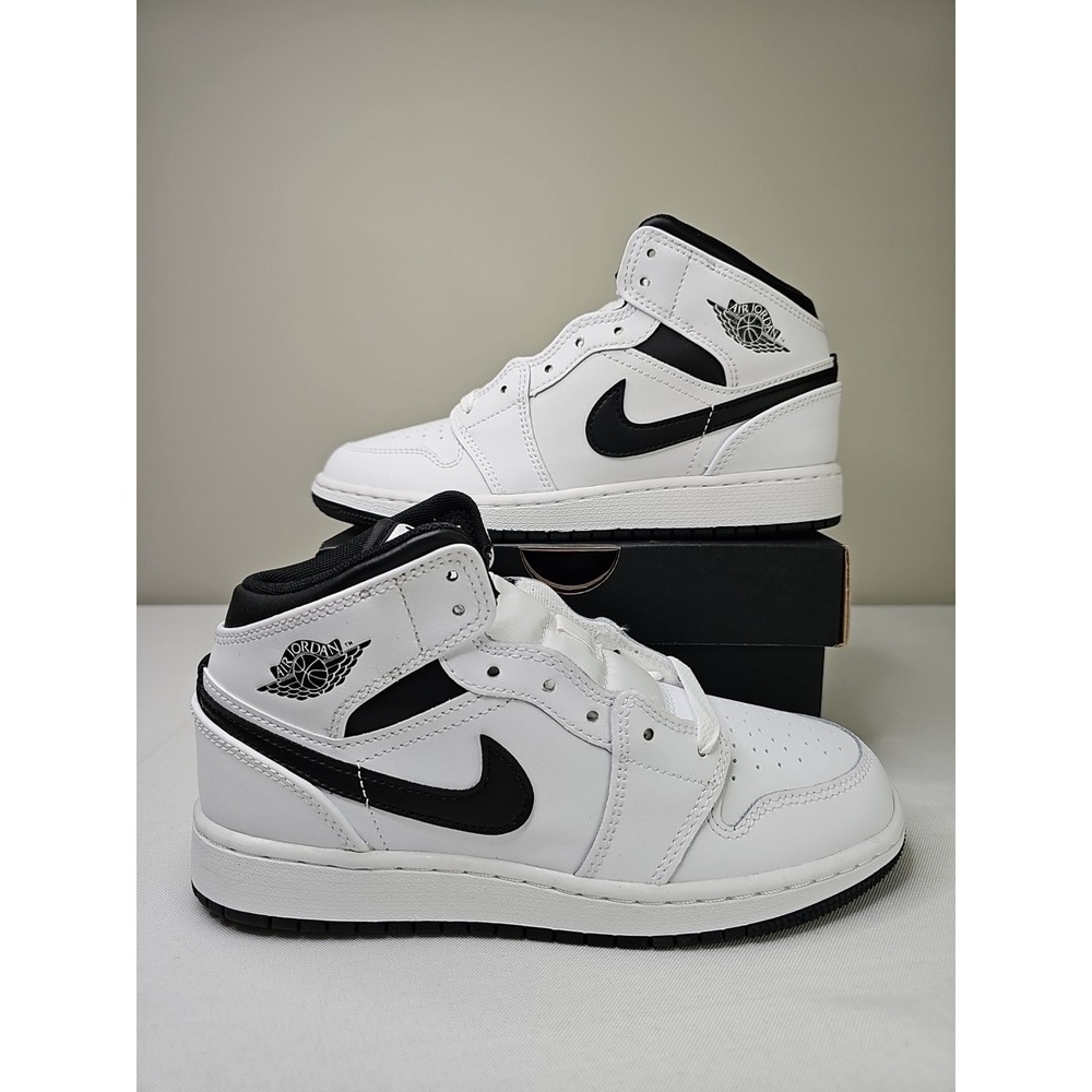 Size 4Y 5.5W - Nike Air Jordan 1 Mid 'Reverse Panda' DQ8423-132 Brand New - Picture 1 of 10